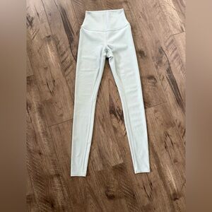 ALO Yoga XS Light Green Mist Leggings